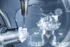 Lavorazione cnc in azione